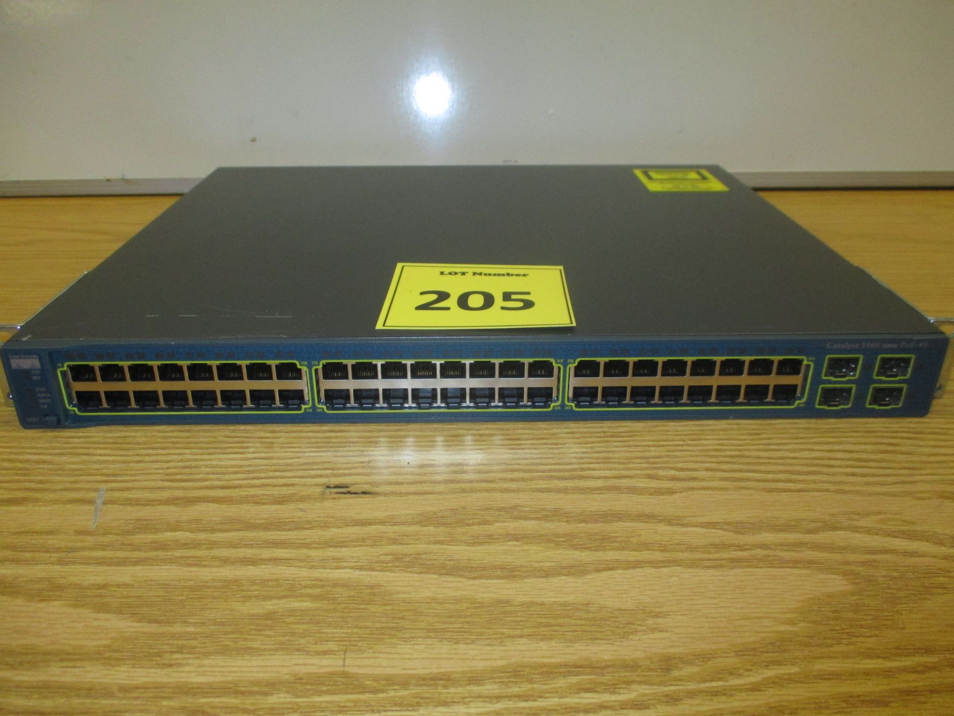 CISCO 3560 SERIES PoE 48 PORT NETWORK SWITCH. MODEL WS-3560-48PS-S V05