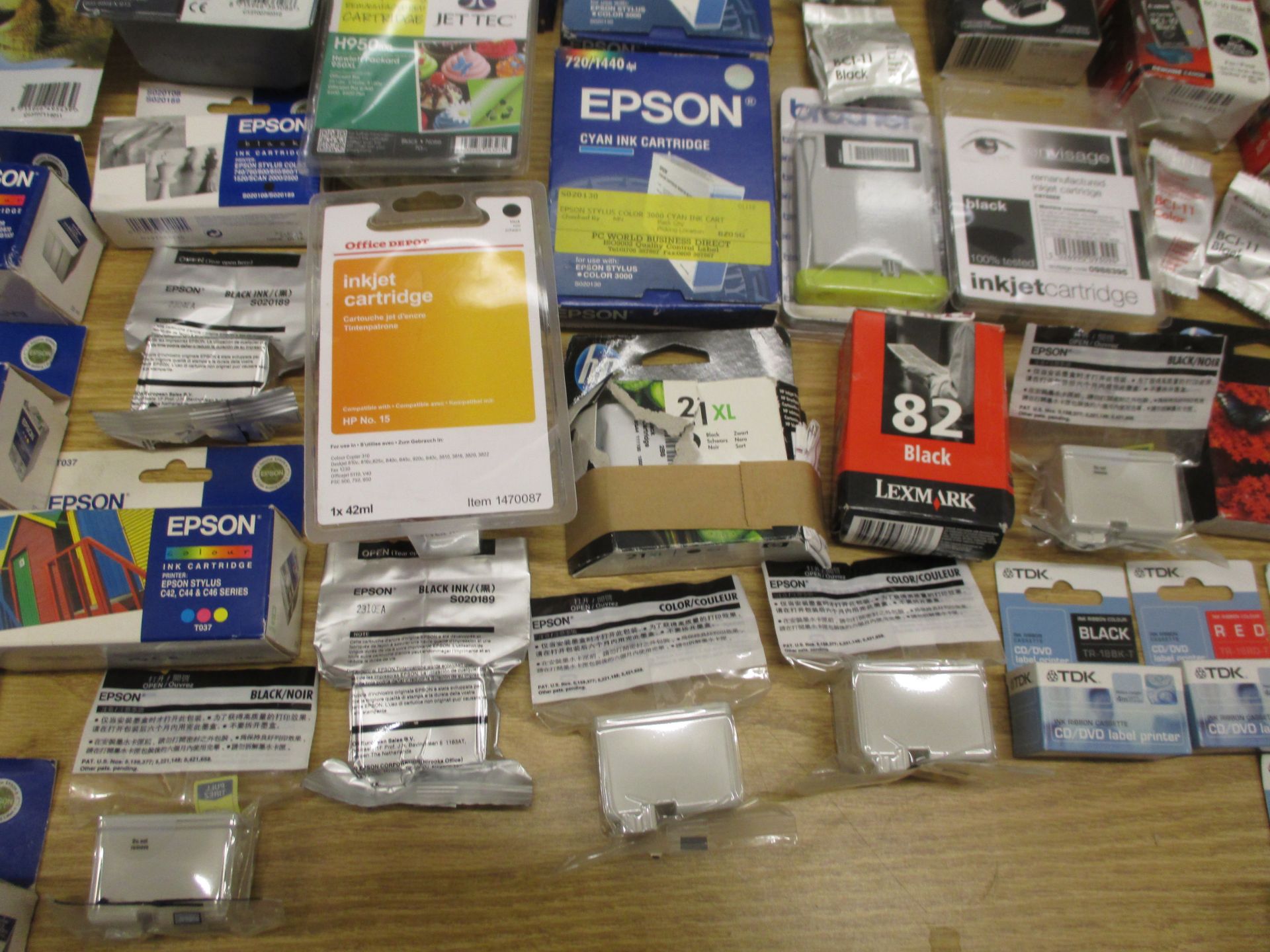 LARGE ASSORTMENT OF INKJET CARTRIDGES, MANY ORIGINAL, SOME COMPATIBLE PLUS PRINTER RIBBONS ETC - Image 6 of 7