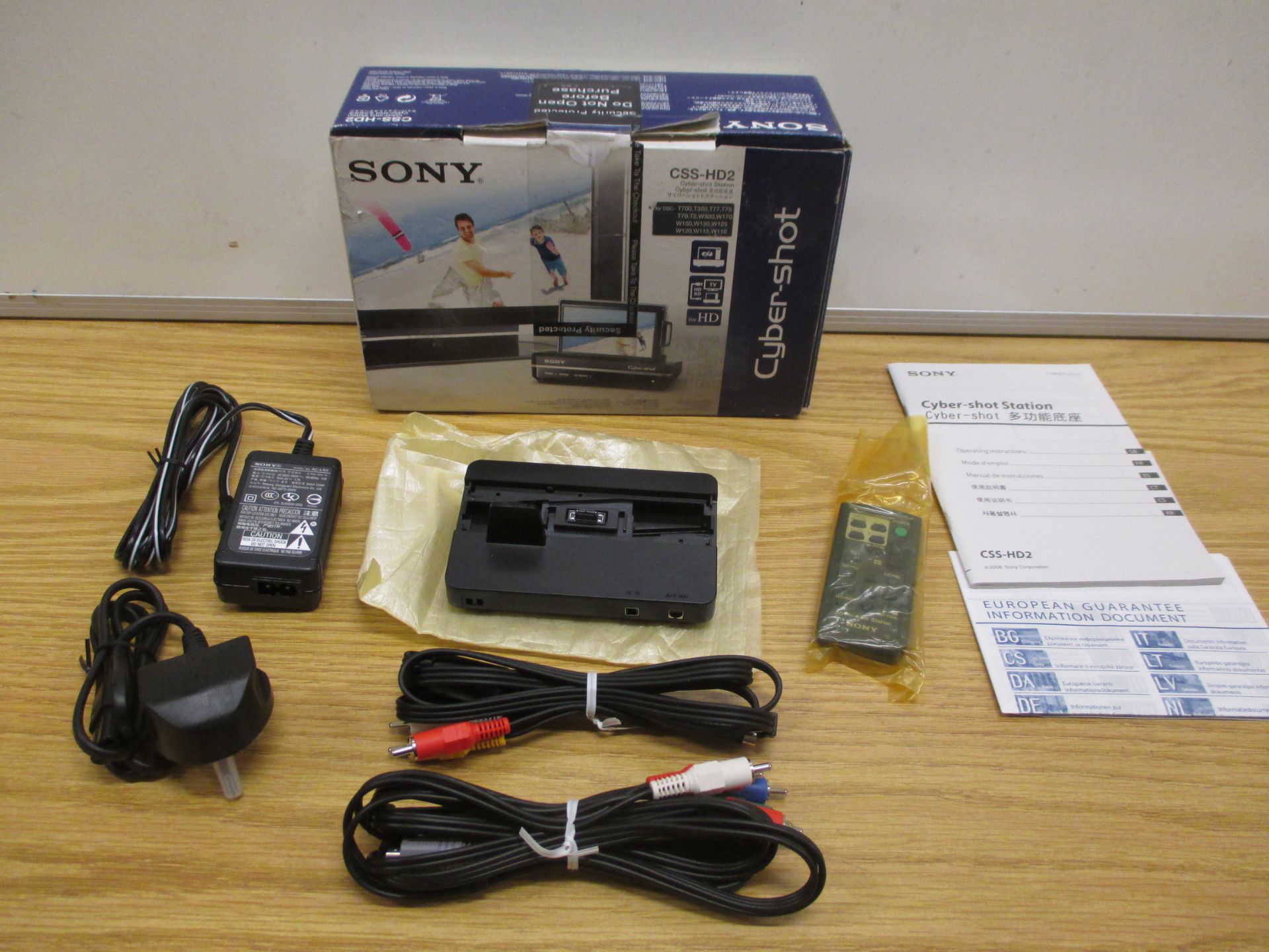 SONY CYBERSHOT STATION CSS-HD2. BOXED WITH INSTRUCTIONS, PSU, REMOTE CONTROL & CABLES.