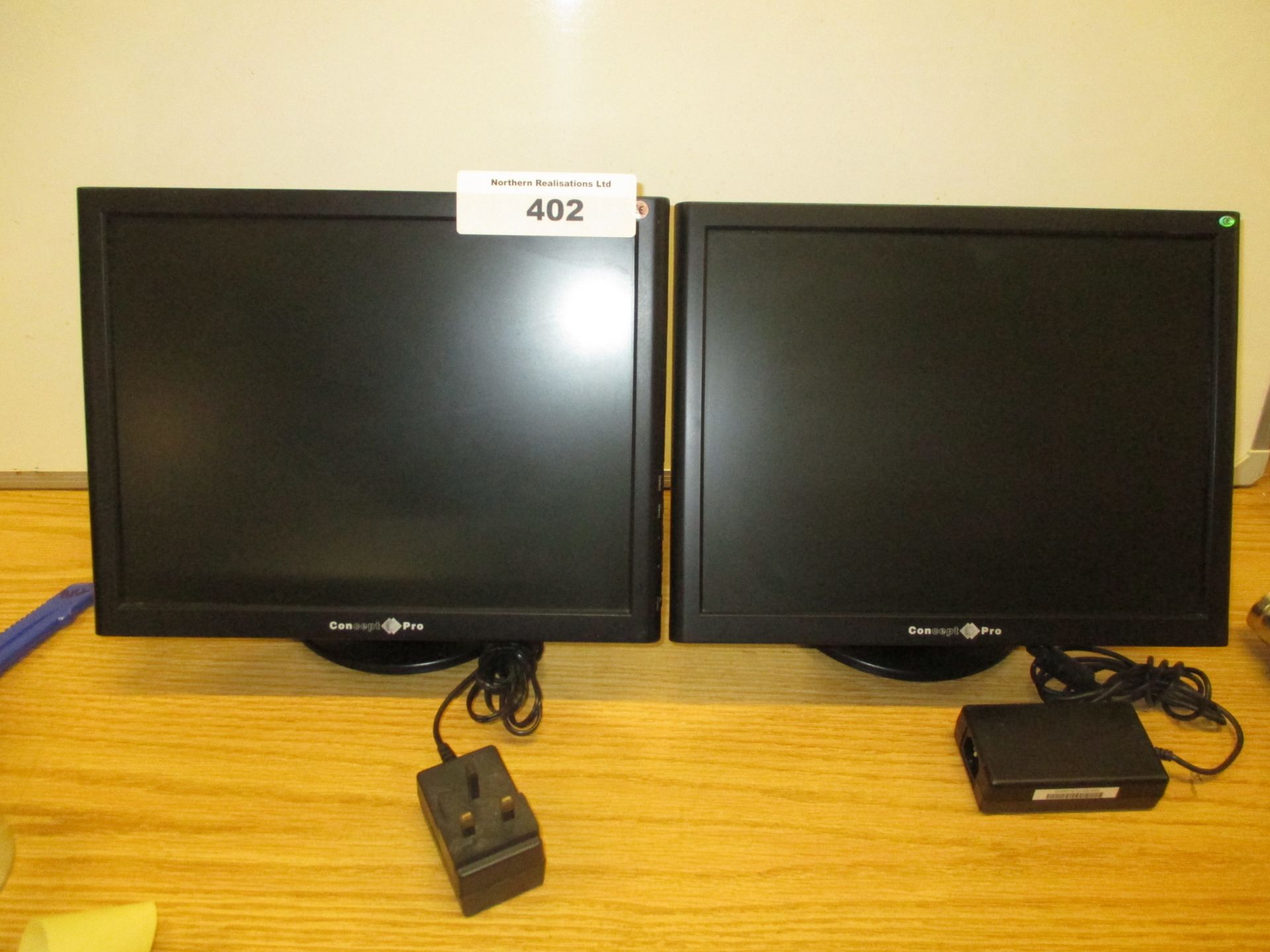 2 X CONCEPT PRO 15" LCD MONITORS. MODELS D150P & VLCD15P. BOTH WITH PSU'S