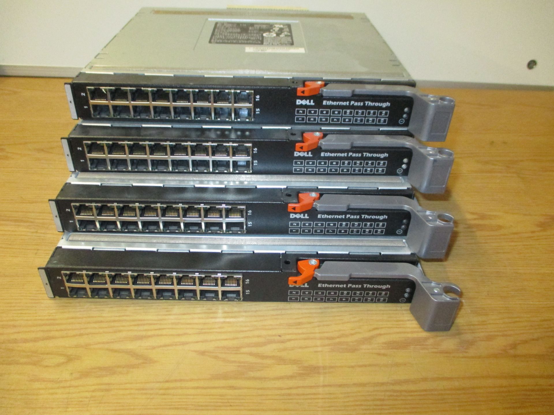 4 X Dell [0WW060] 10G-PTM Ethernet Pass Through for M1000e Blade Server