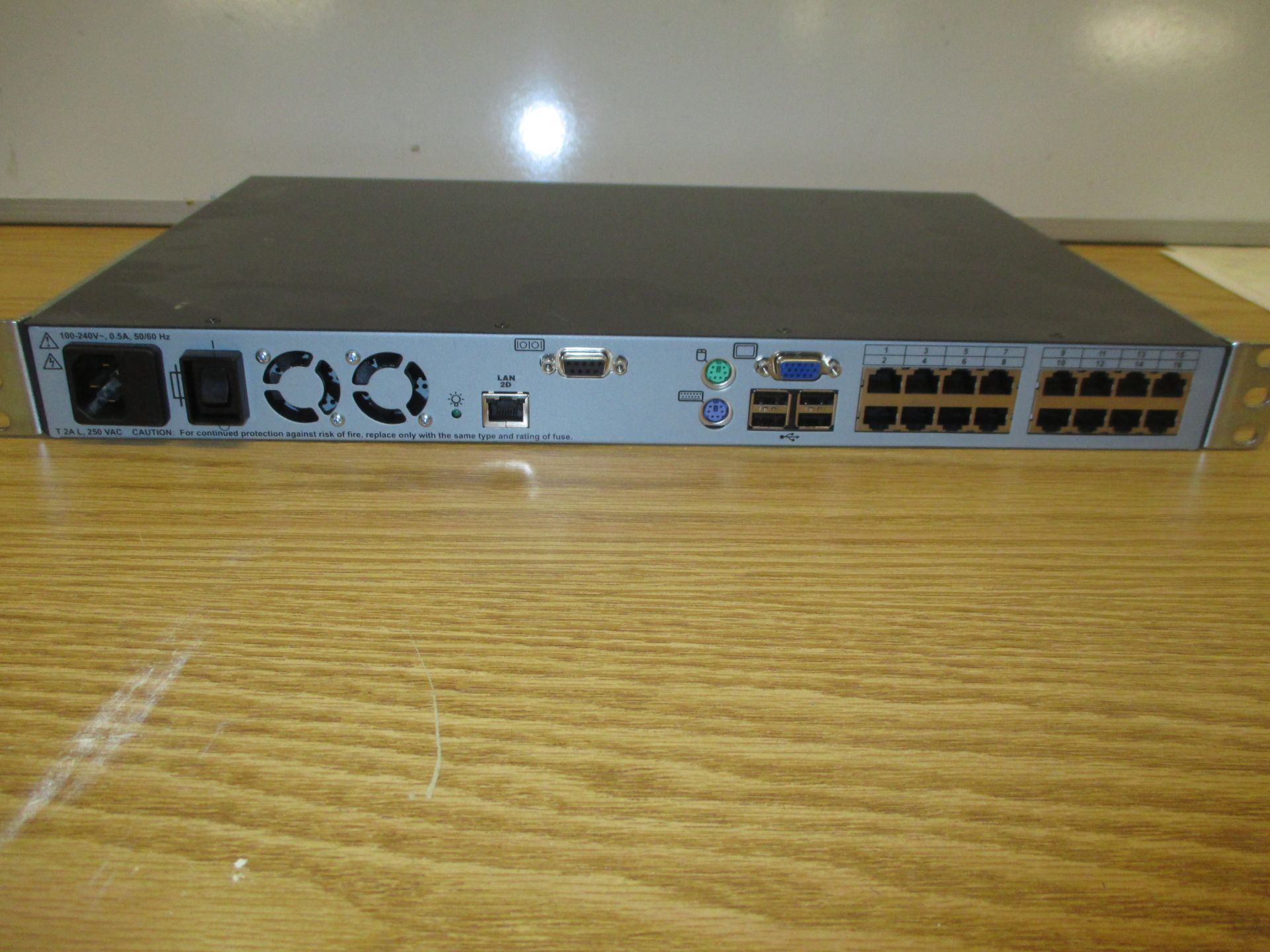 HP 408965-001 IP USB 16 Port KVM Switch