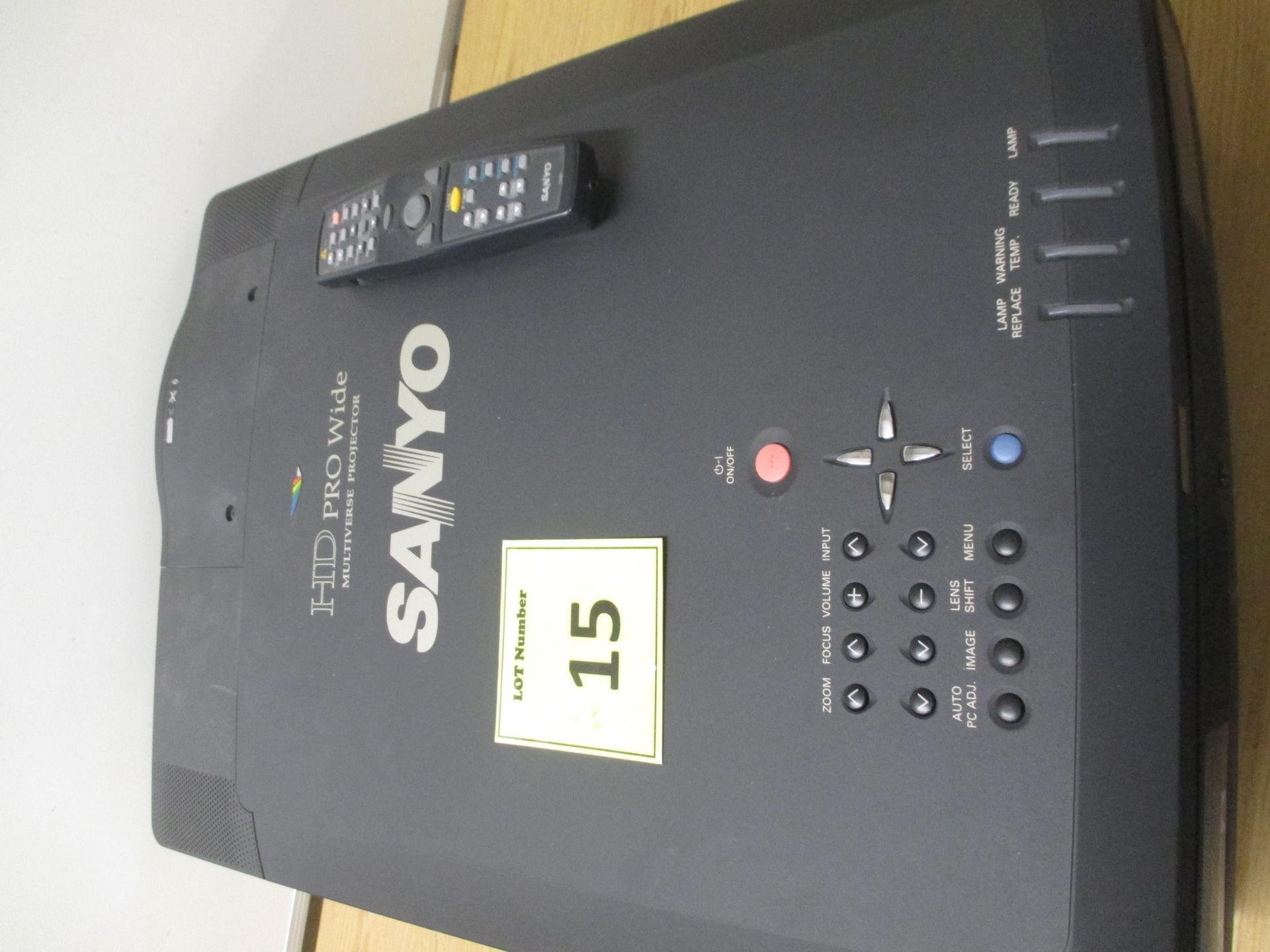 SANYO PRO WIDE MULTIVERSE PROJECTOR. MODEL PLV-WF10. BOXED WITH REMOTE, INSTRUCTIONS & CABLES. - Image 3 of 7