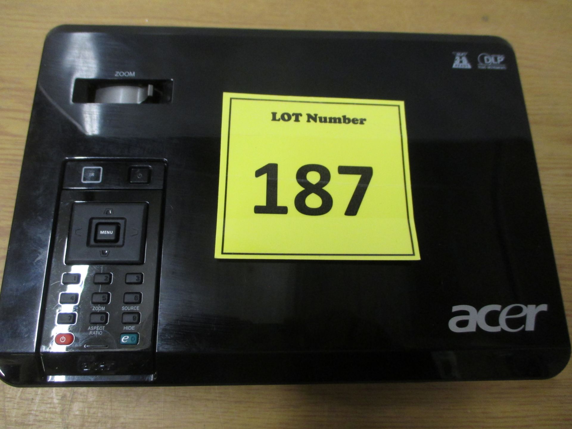 ACER X110 DLP PROJECTOR. MODEL DSV0817. IN CARRY CASE WITH REMOTE CONTROL - Image 2 of 4