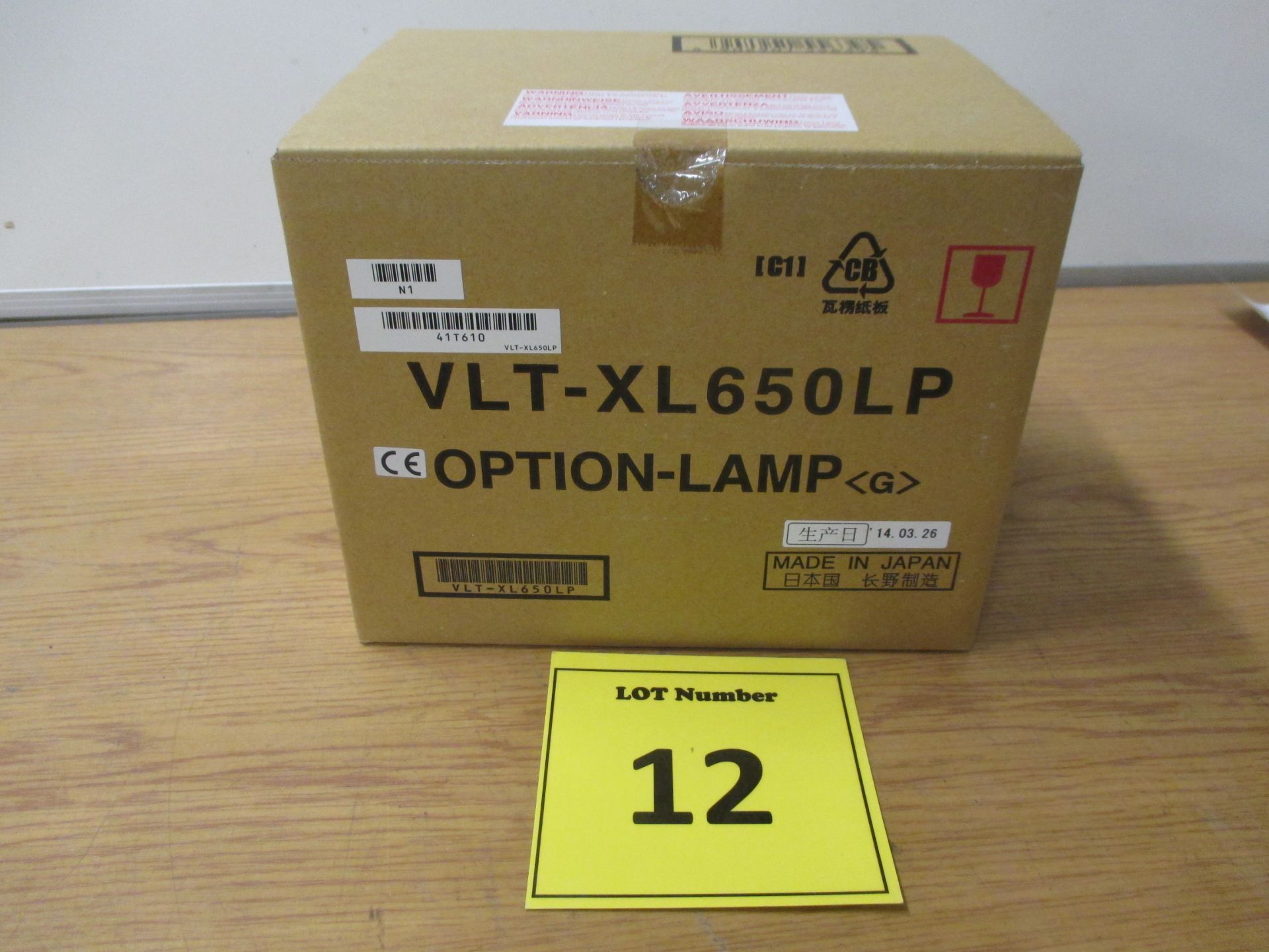 MITSUBISHI VLT-XL650LP REPLACEMENT PROJECTOR LAMP IN SEALED BOX