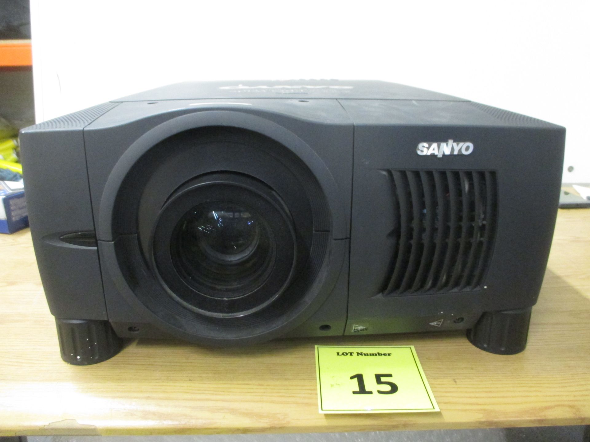 SANYO PRO WIDE MULTIVERSE PROJECTOR. MODEL PLV-WF10. BOXED WITH REMOTE, INSTRUCTIONS & CABLES.