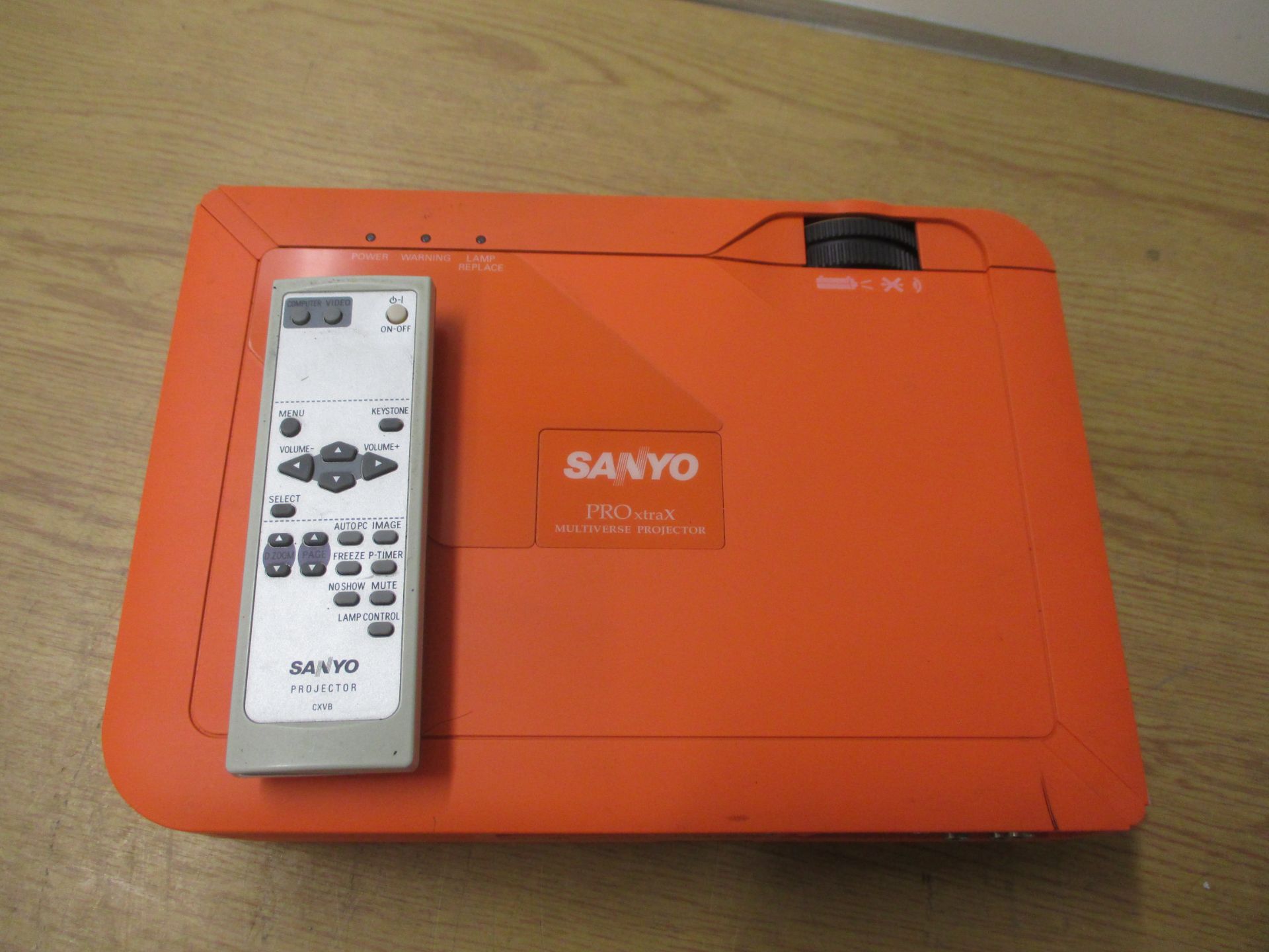 SANYO PRO xtraX Multiverse Projector. Model PLC-XE31. With Remote Control. Showing 1138 Lamp Hours - Bild 2 aus 3