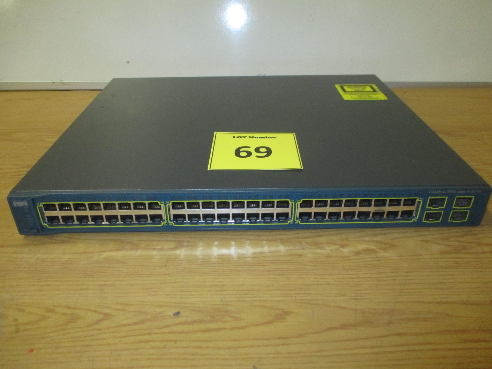 CISCO CATALYST 3560 SERIES PoE-48. 48 PORT NETWORK SWITCH. MODEL WS-C3560-48PS-S