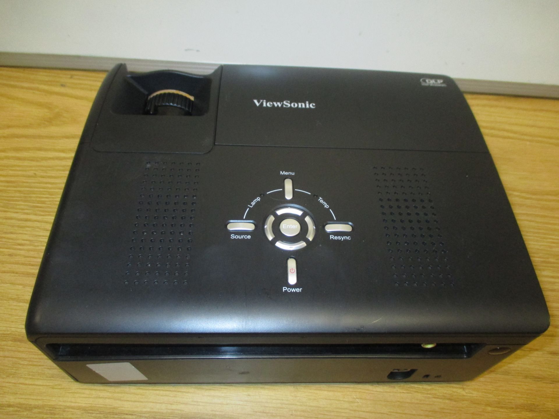 Viewsonic PJ551D-2 DLP Projector. Showing 512 Lamp Hours - Bild 2 aus 3