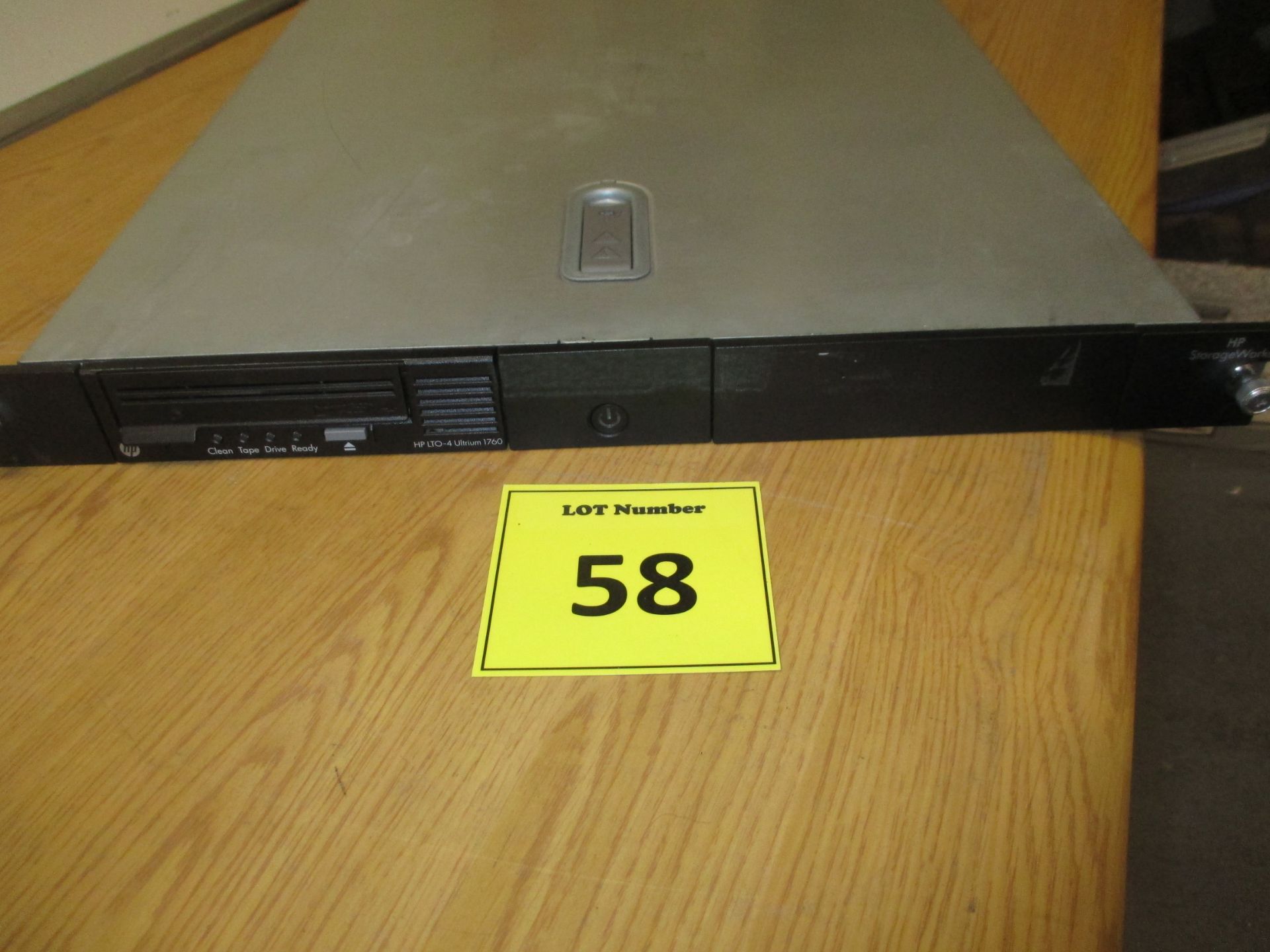 HP STORAGEWORKS IU RACKMOUNT P/N AE459B. CONTAINS HP LTO 4 ULTRIUM TAPE DRIVE P/N EH919-60006