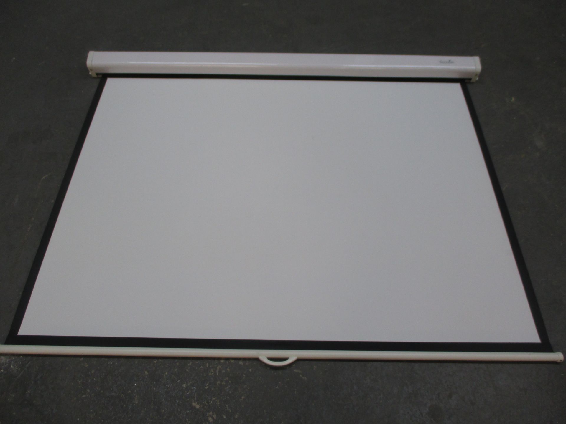 Sapphire Good Quality Projection Display Screen size 6 foot Diagonal with mounting brackets