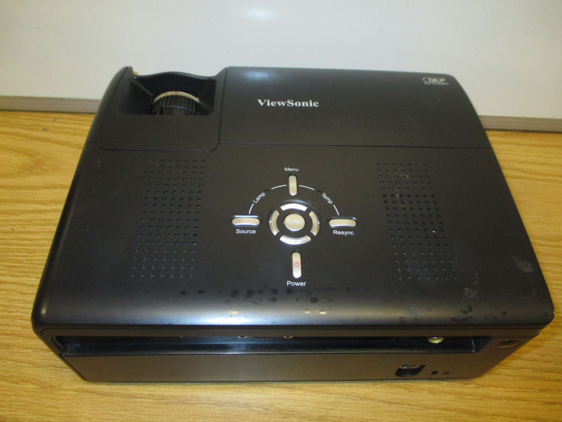 Viewsonic PJ551D-2 DLP Projector. Showing 514 Lamp Hours - Bild 2 aus 3