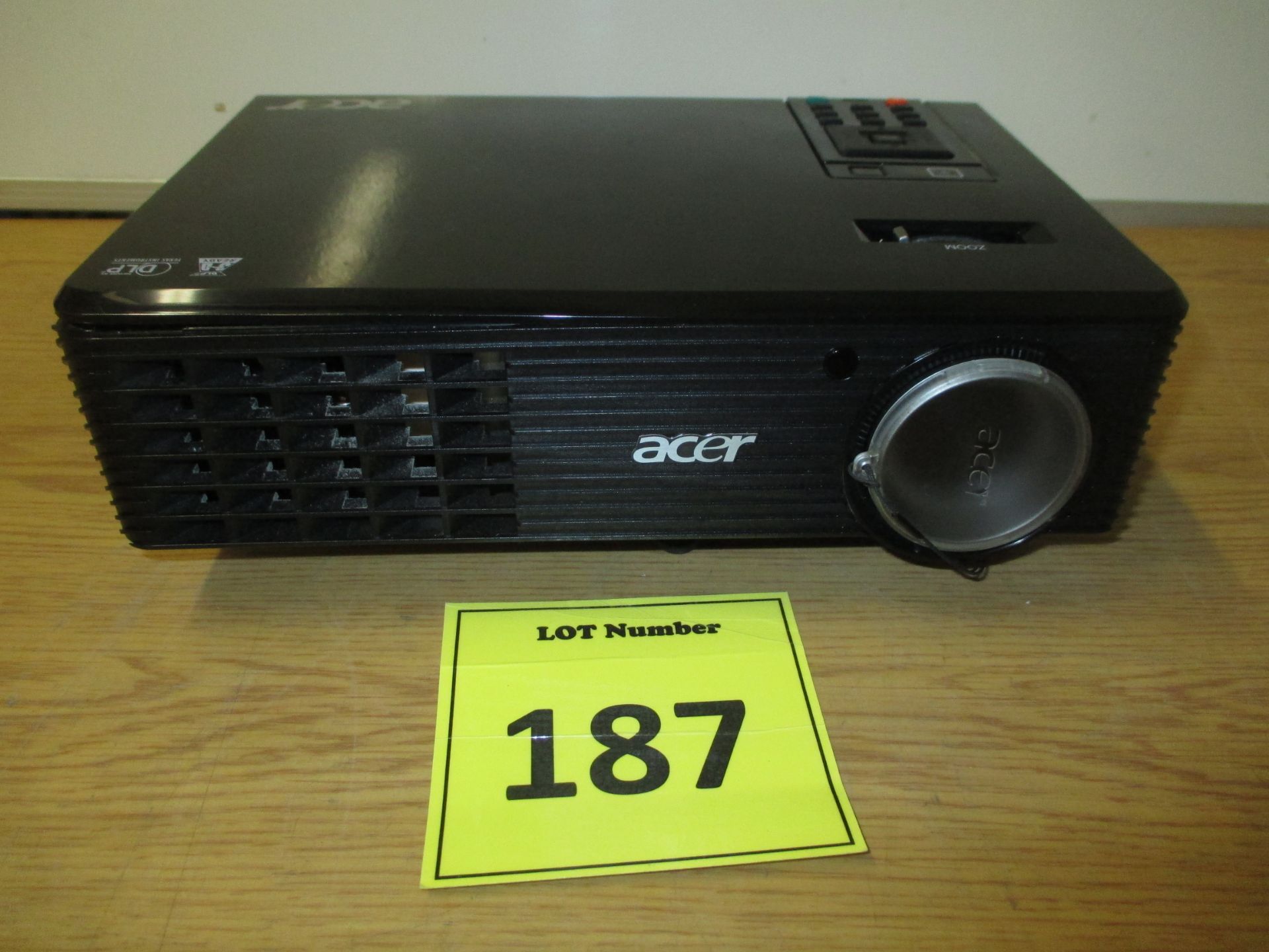 ACER X110 DLP PROJECTOR. MODEL DSV0817. IN CARRY CASE WITH REMOTE CONTROL