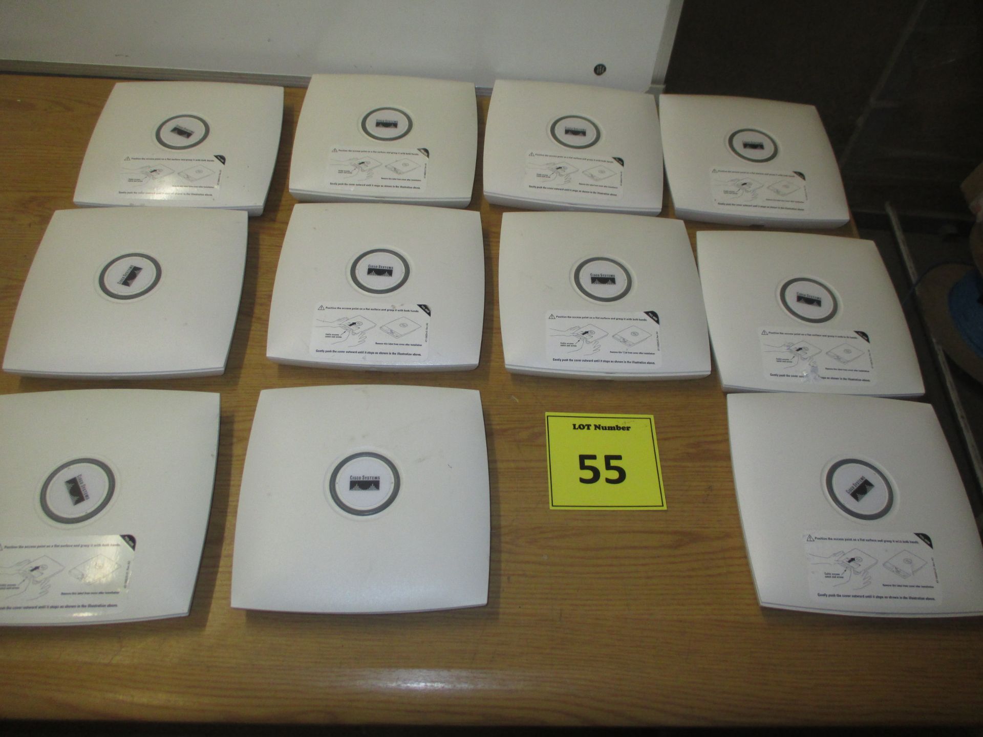 11 x WIRELESS ACCESS POINTS. MODEL AIR-LAP1131AG-E-K9 V05