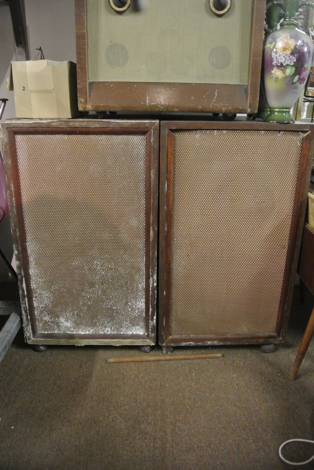 AUDIO EQUIPMENT - A large pair of vintage cabinet