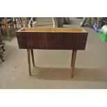 FURNITURE/ HOME - A Mid Century wooden planter wit