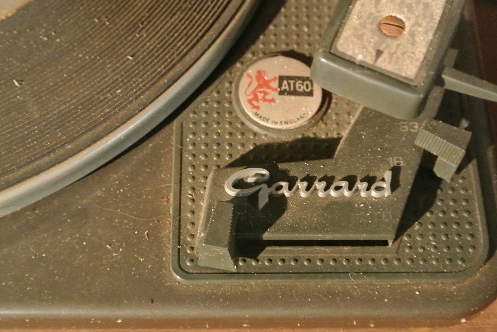 AUDIO EQUIPMENT - A large vintage record cabinet w - Image 3 of 3