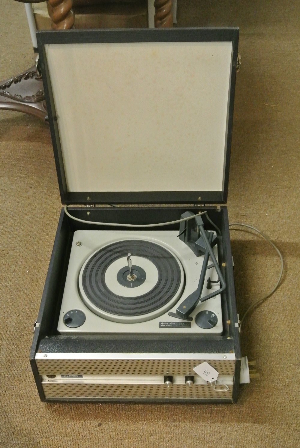 AUDIO EQUIPMENT - A vintage Phillips portable record pl