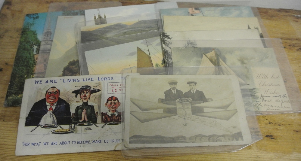 COLLECTABLES - A collection of 11 antique postcard