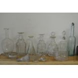 CERAMICS/ GLASS - A collection of 6 antique glass