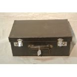 COLLECTABLES - A vintage Field Doctors case with f