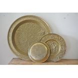 COLLECTABLES - A collection of 3 vintage brass pie