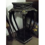 FURNITURE/ HOME - A stunning antique style Oriental Jardiniere stand