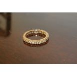 JEWELLERY/ GOLD - A 9ct gold ring set with 23 ston