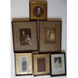 COLLECTABLES - A collection of 5 vintage/ antique