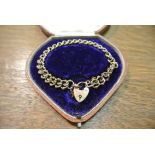 JEWELLERY - A stunning vintage 9ct gold bracelet w