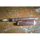 COLLECTABLES - A vintage Parker Duofold fountain p