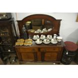 FURNITURE/ HOME - A vintage dressing table with mi