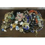 JEWELLERY - A large collection of modern & vintage