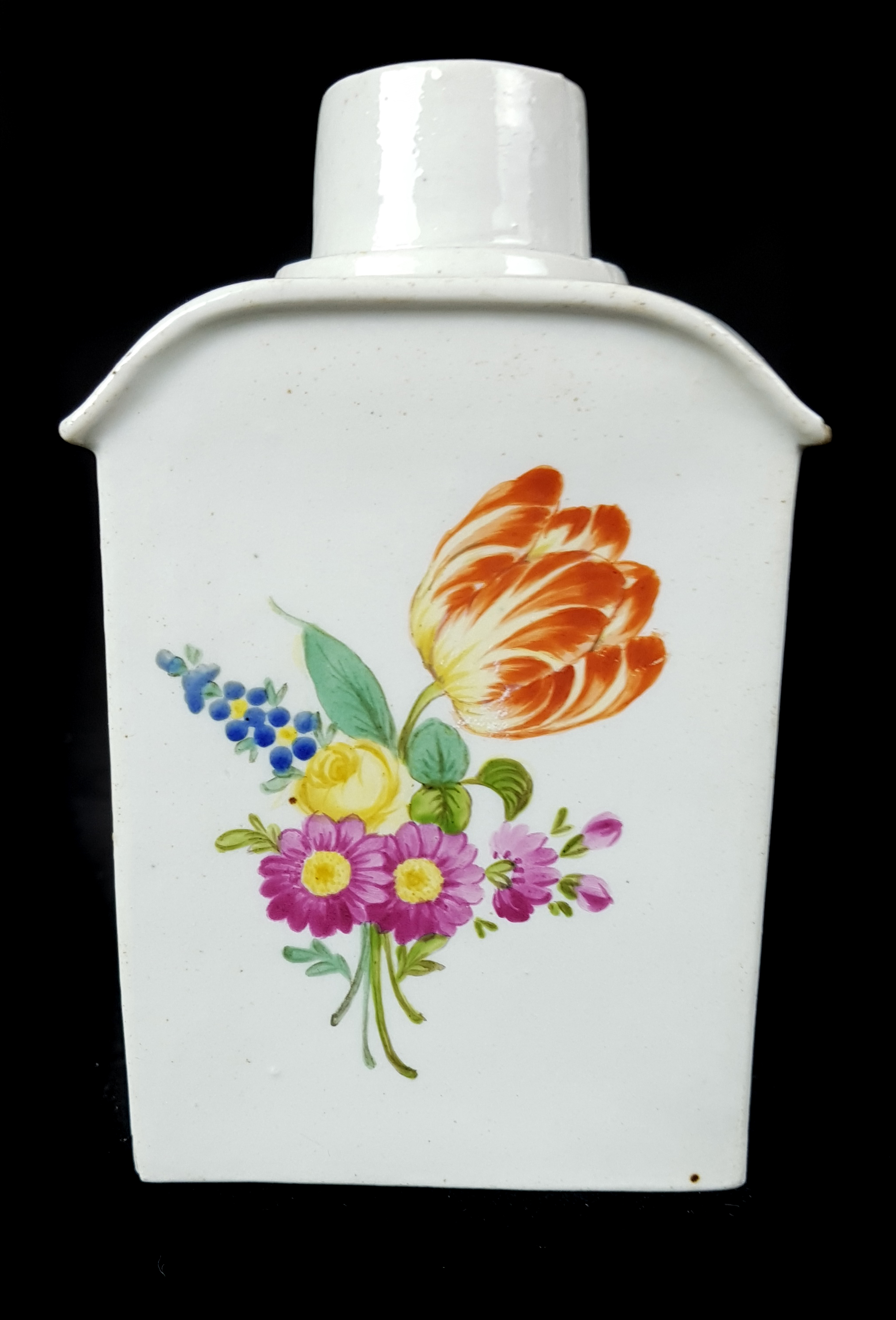 A Samson type porcelain tea canisters in Chinese export porcelain style; a pottery tea canister, - Image 3 of 6