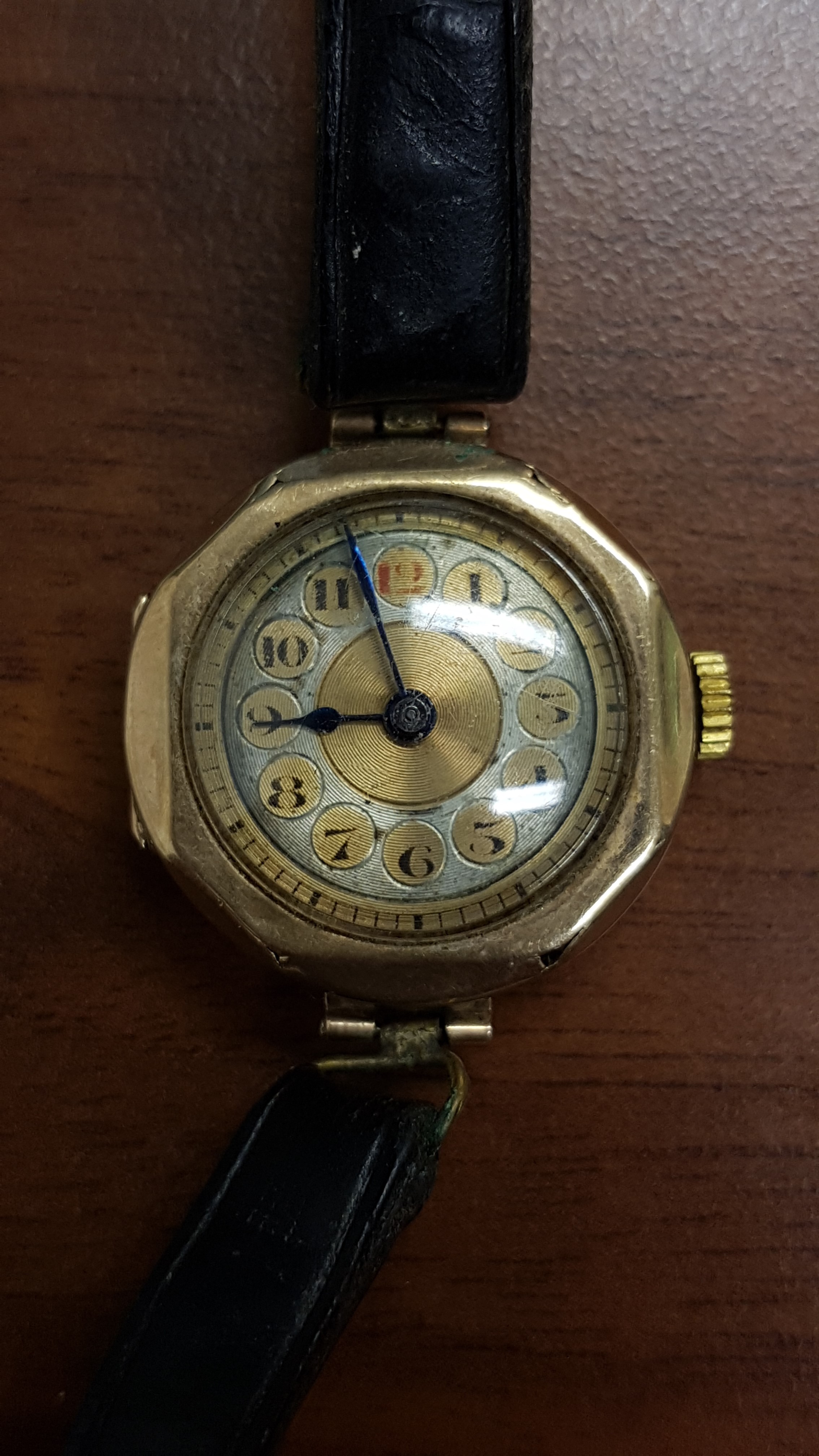 A ladies octagonal wristwatch, 15 jewel Swiss movement, 9k, case stamped 375, LA 659583