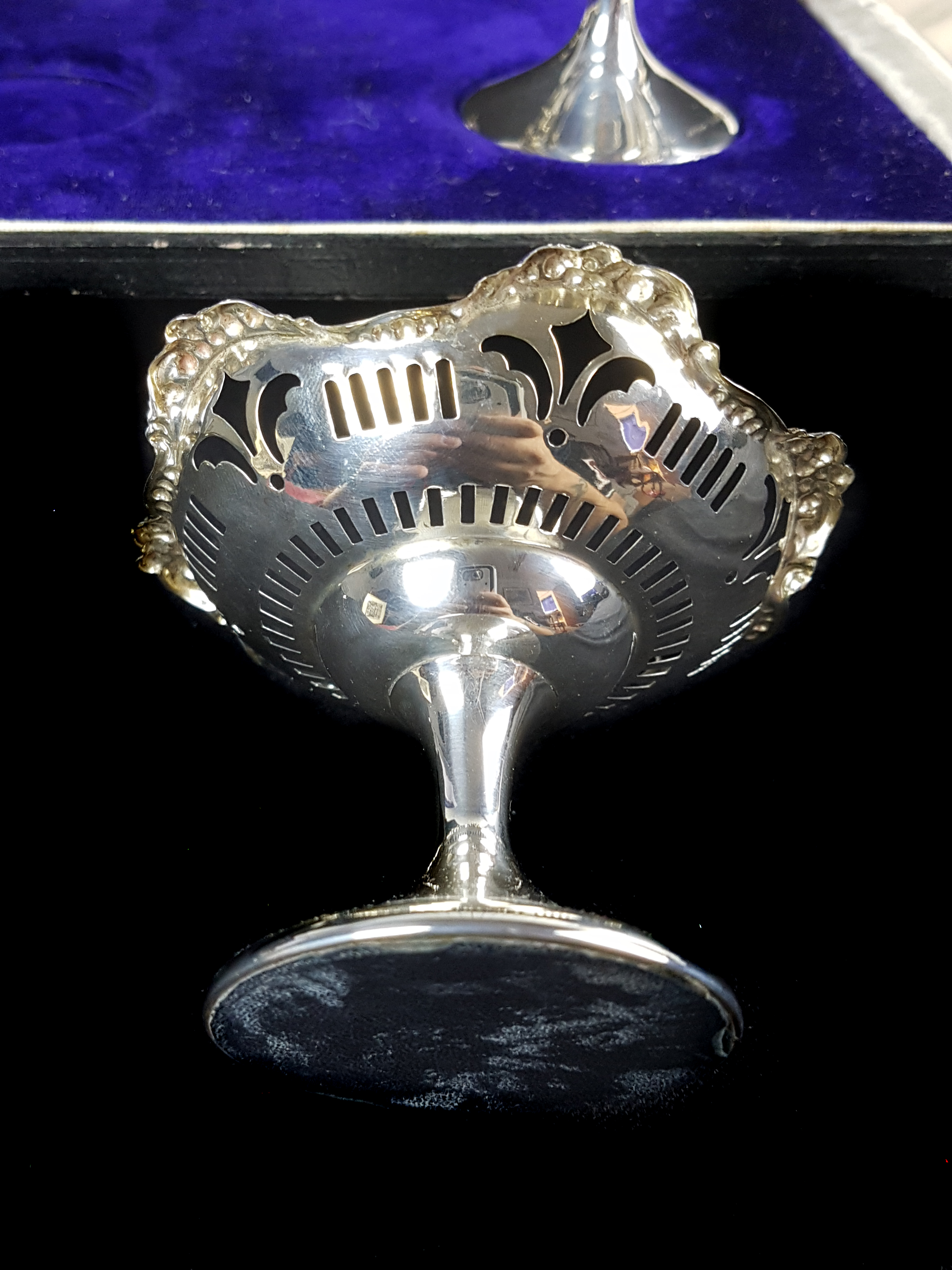 A cased set of four silver sweetmeat dishes, circular footed form, Birmingham 1924, makers mark SB&S - Image 3 of 3