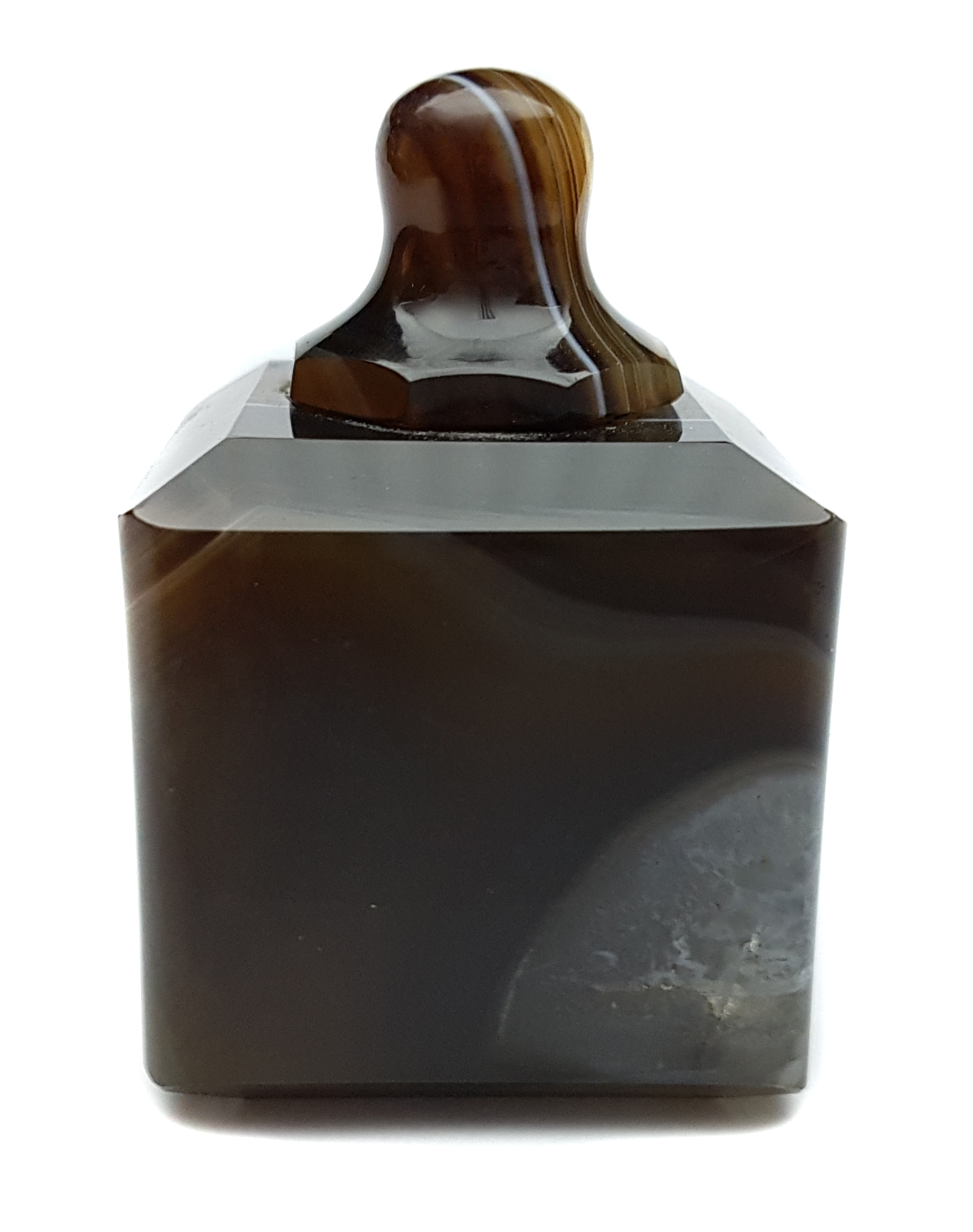 An Art Deco banded Agate Inkwell, facetted cube form with separate octagonal lift off cover 6.5cm - Image 2 of 5