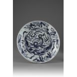 A blue and white 'kraak porselein' dragon dish