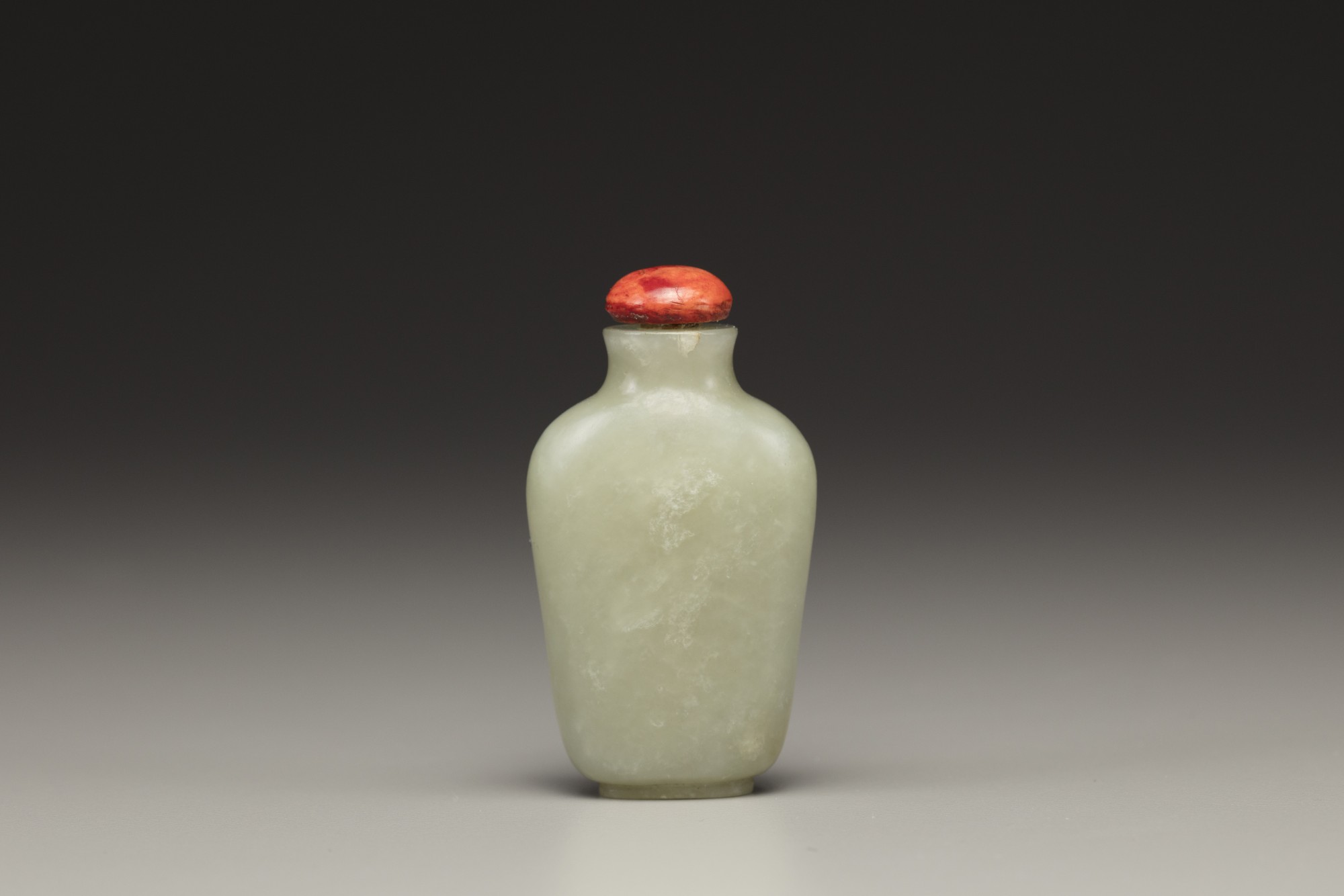 Four Chinese jade snuff bottles - Image 6 of 9