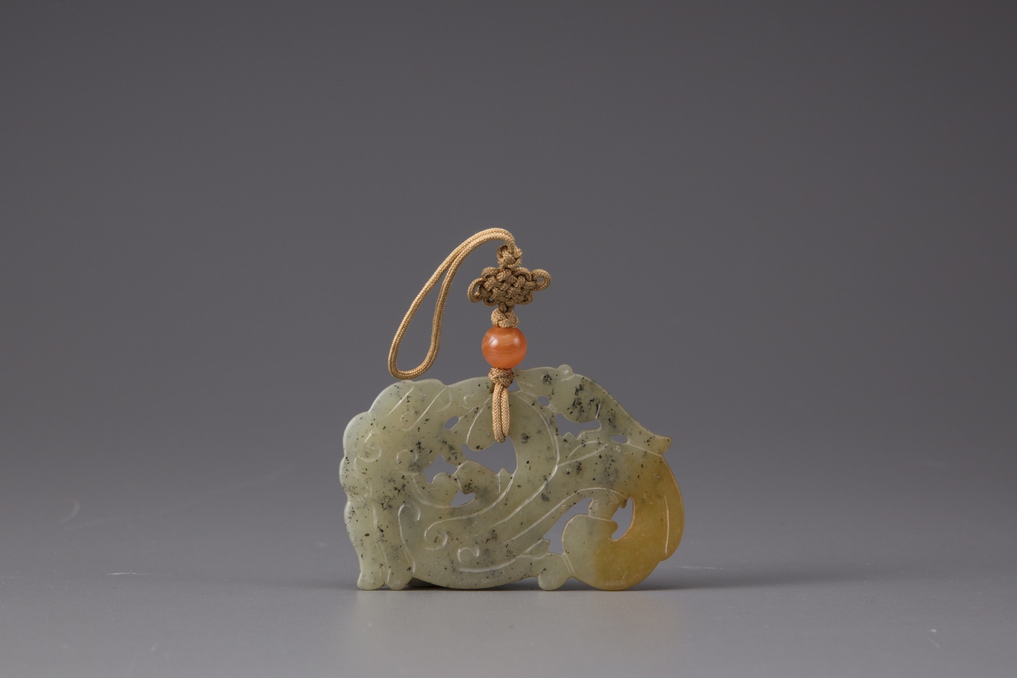 Three jade pendants - Image 2 of 7