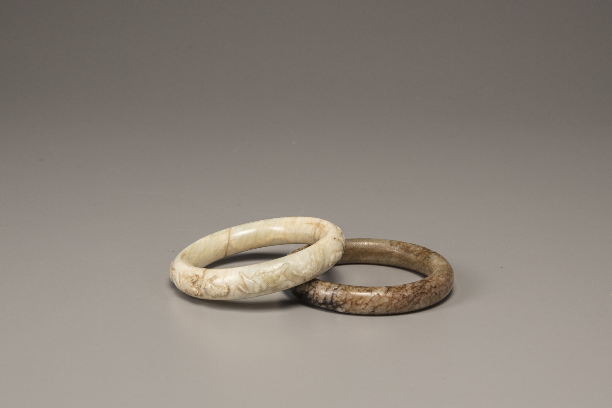 Two Jade bangles - Image 2 of 3