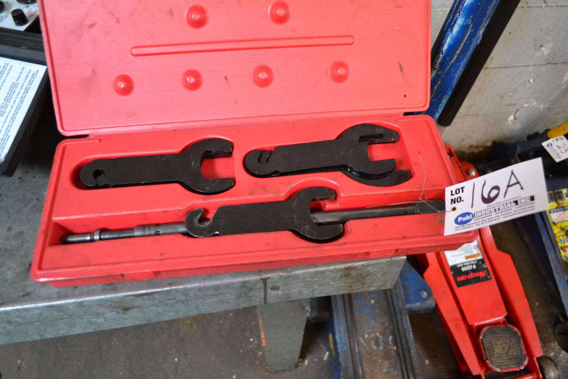 Pneumatic Fan Clutch Wrench Set Model 43300