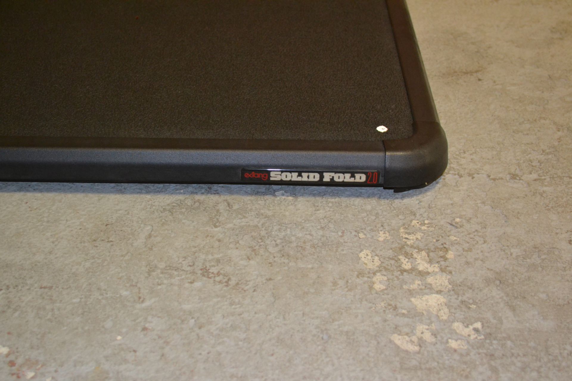 Extang Solid Fold 2.0 Tonneau/Bed Cover 6.5' for Nissan Titan - Image 4 of 4