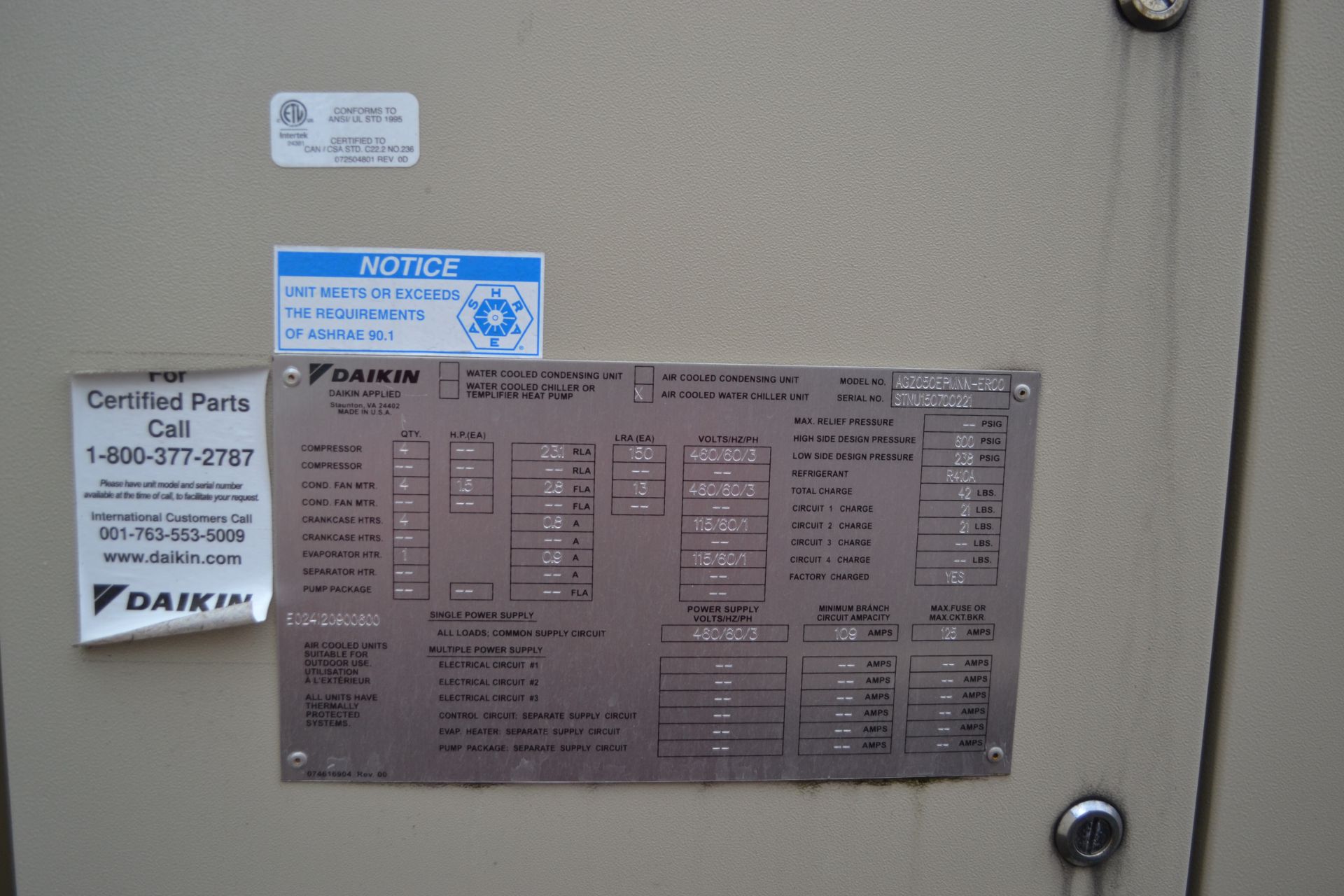 Daikin Chiller model AGZ050EPMNN-ER00 Serial No. STNU150700221 Air Chilled Scroll Chiller - Image 4 of 15