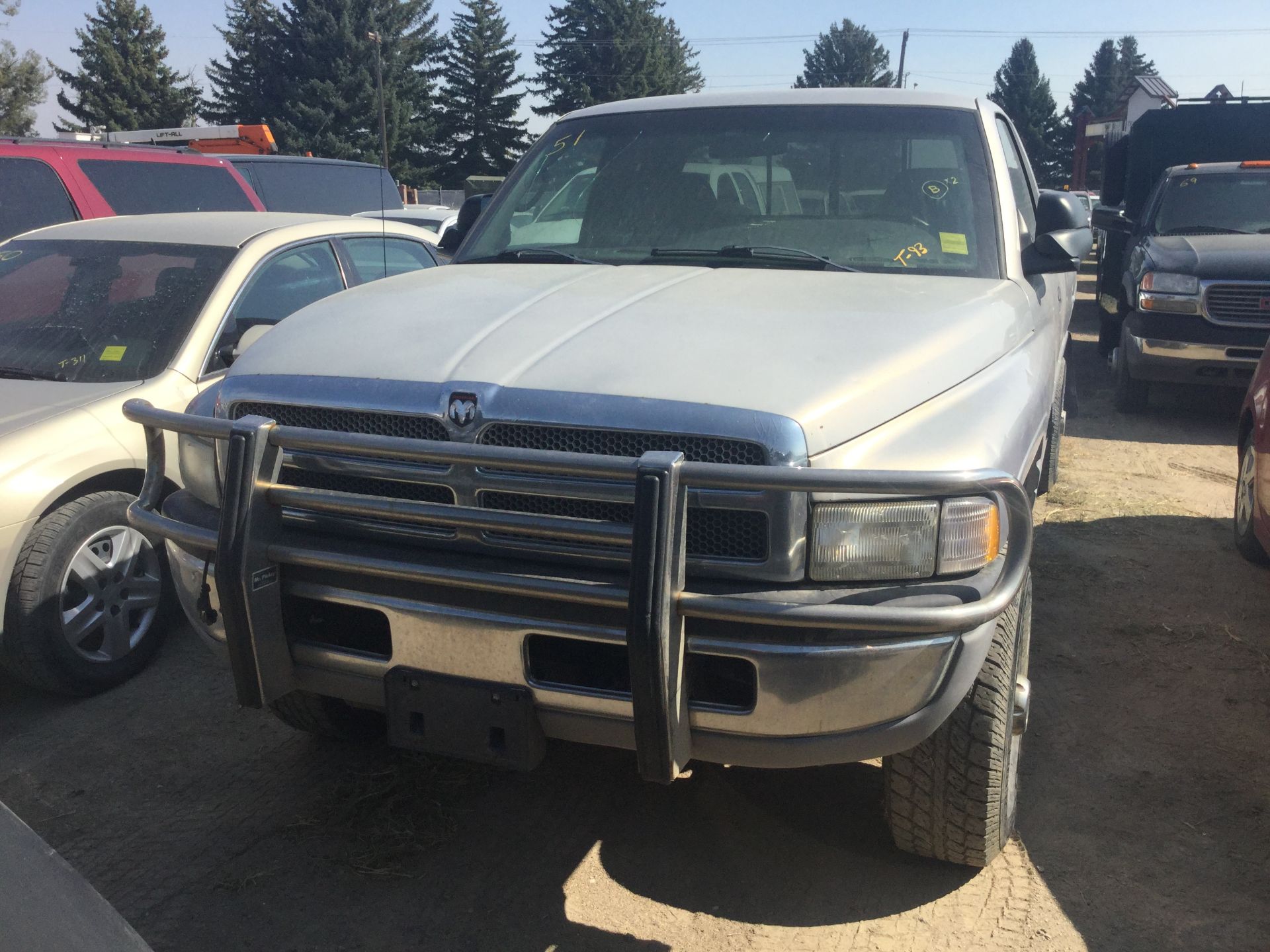 Year: 2001 Make: Dodge Model: 3/4T Type: Pickup Vin#: 233743 Mileage/Hours: 246092 5.9L Cummins - Image 2 of 4