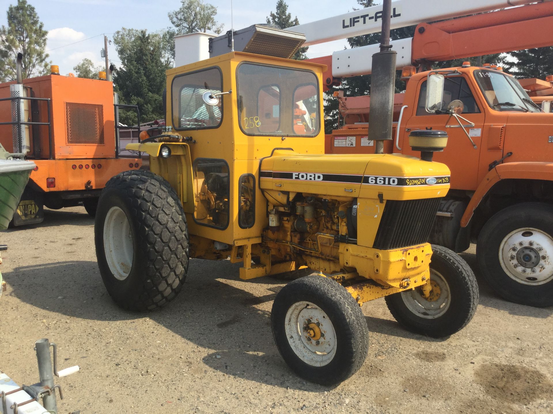 Year: 1993 Make: Ford Model: 6610 Type: Tractor Vin#: 49504 Mileage/Hours: 2835 HRS 8 spd tractor - Image 3 of 5