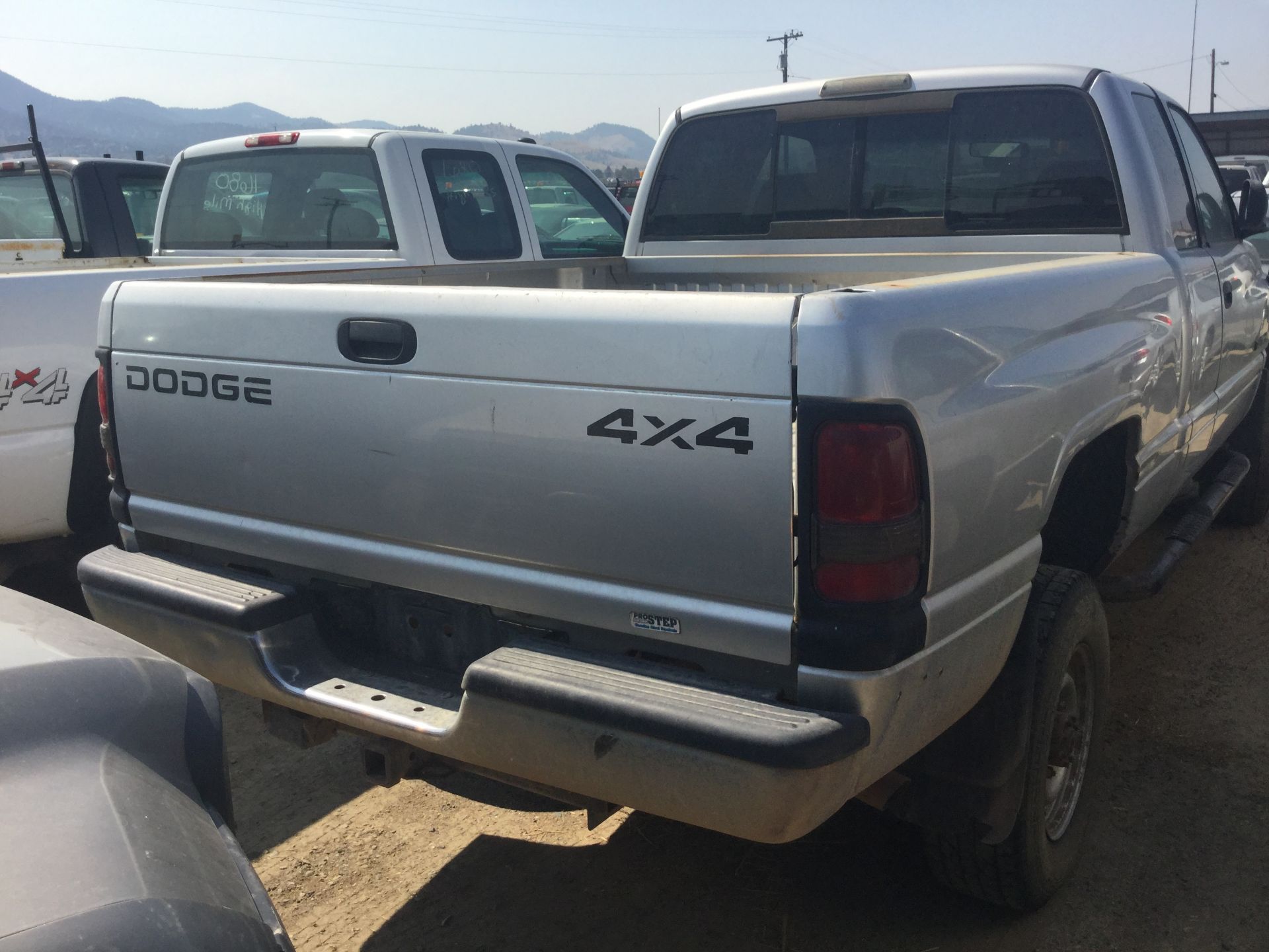 Year: 2001 Make: Dodge Model: 3/4T Type: Pickup Vin#: 569345 Mileage/Hours: 207850 5.9L, 4x4, XC, - Image 5 of 5