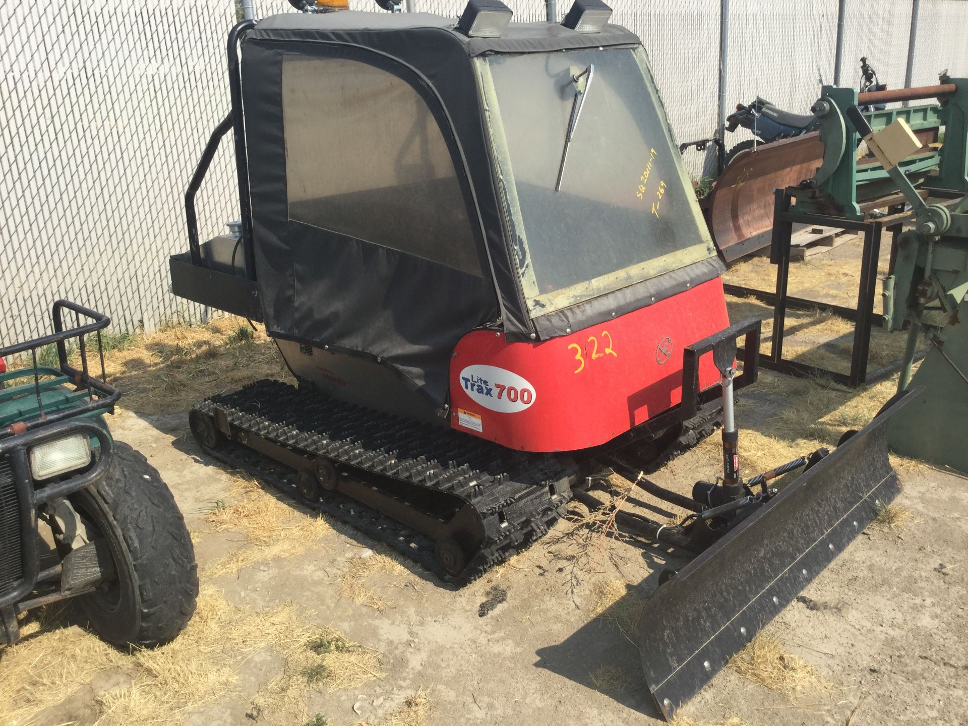 Year: 2006 Make: LiteTrax Model: 700 Type: Snowgroomer Vin#: 88002 Mileage/Hours: 148 HRS With plow.