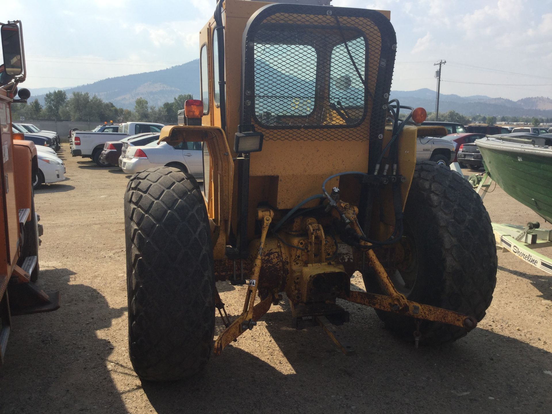 Year: 1993 Make: Ford Model: 6610 Type: Tractor Vin#: 49504 Mileage/Hours: 2835 HRS 8 spd tractor - Image 4 of 5