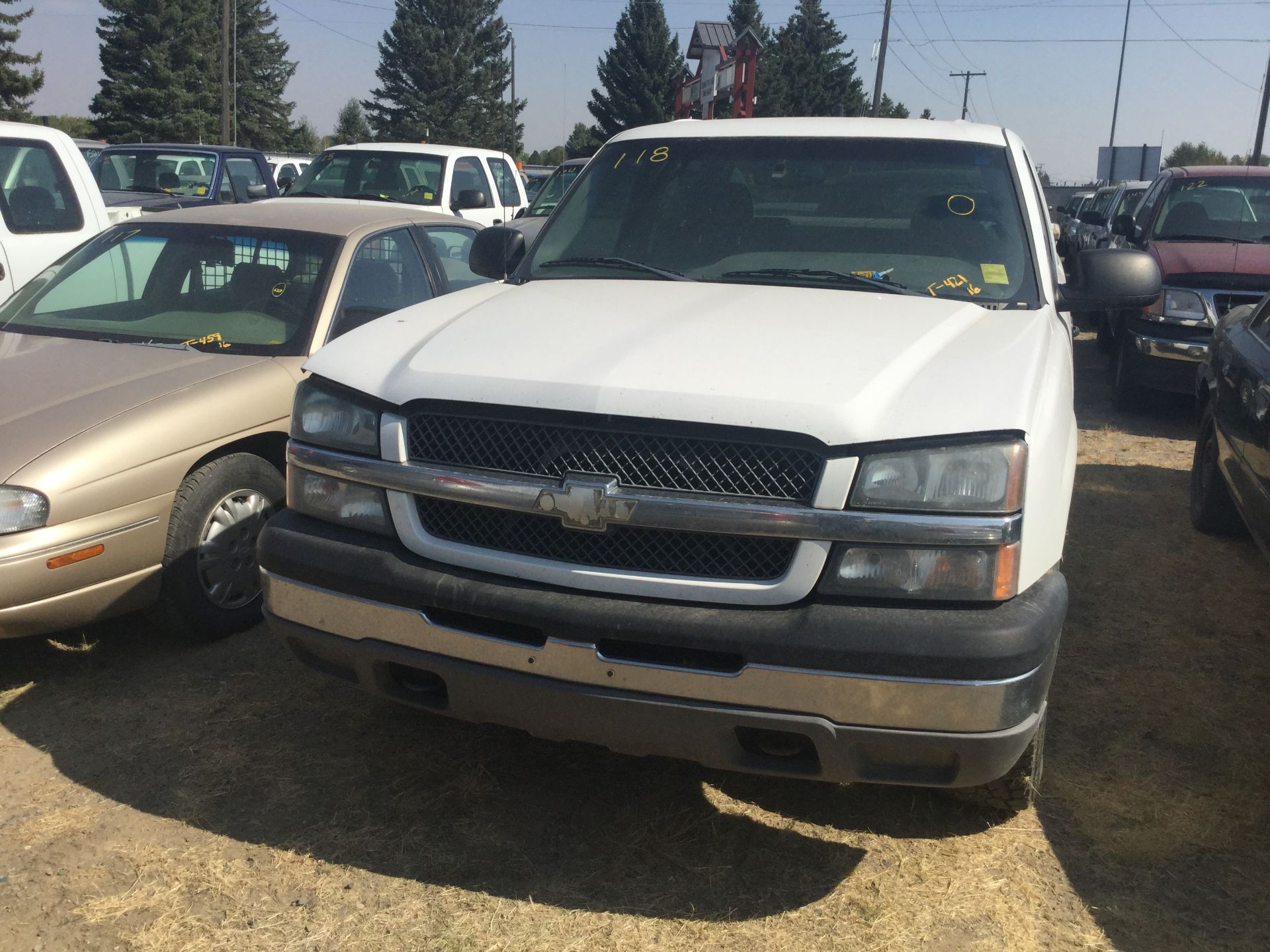 Year: 2005 Make: Chevy Model: 1/2T Type: Pickup-Crew Cab Vin#: 121585 Mileage/Hours: 250249 5.3L, - Image 2 of 4